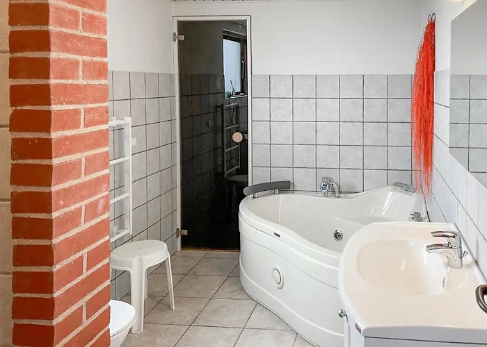 Vakantiehuis Lovely In With Sauna